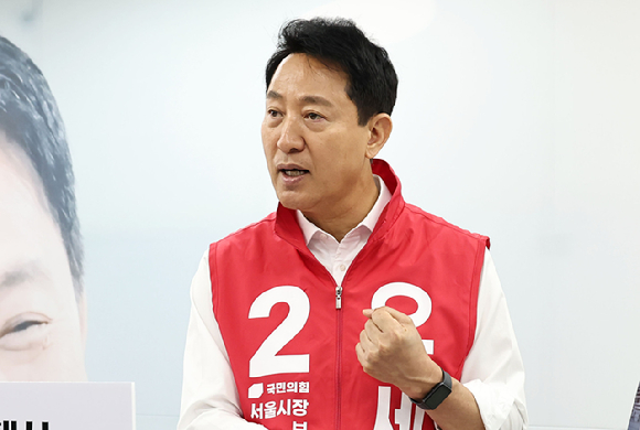 오세훈 국민의힘 서울시장 후보가 17일 서울 종로구 선거사무소에서 '청년 내집 마련' 공약을 발표하고 있다. [사진=연합뉴스]