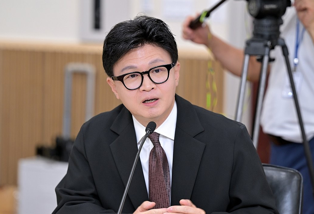 명태균 여론조사비 대납 의혹으로 재판에 넘겨진 오세훈 서울시장이 23일 오후 서울 서초구 서울고등법원에서 열린 정치자금법 위반 혐의 항소심 선고기일에서 무죄 판결을 받고 관련 입장을 밝히고 있다. [사진=곽영래 기자]