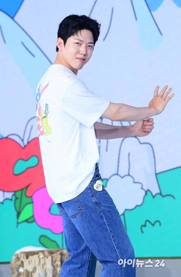[포토] '대등왜' 데이식스 도운, '하산악회' 운전 담당