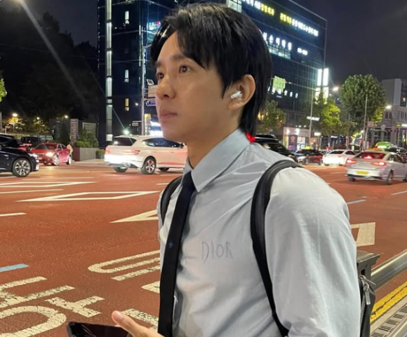 스타 영어 강사 조정식 씨가 현직 교사에게 수천만원을 지불하고 학원용 모의고사 문제를 구입한 사실이 뒤늦게 알려졌다. 사진은 조정식 씨. [사진=채널A '성적을 부탁해 : 티처스' 캡처]