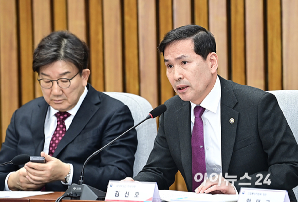 김선호 국방부 장관 직무대행이 10일 오전 서울 여의도 국회에서 열린 K-방산수출 지원을 위한 당정협의회에서 발언하고 있다. [사진=곽영래 기자]