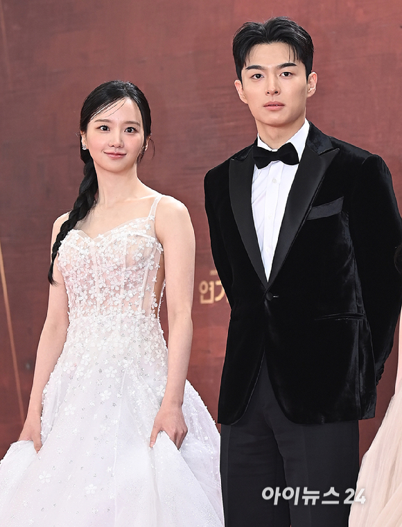 배우 박정연이 31일 오후 서울 여의도 KBS에서 열린 2025 KBS 연기대상&nbsp;레드카펫 포토월 행사에서 포즈를 취하고 있다. [사진=곽영래 기자]