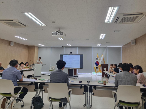 한국수목원정원관리원은 17일 공공기관 고객만족도 향상을 위해 전문가 자문회의를 개최했다. [사진=한국수목원정원관리원]