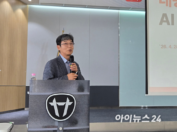 대동이 개발한 각종 농업용 로봇. 왼쪽 위부터 시계방으로 예초로봇), 방제로봇, 산업용로봇, 운반로봇. [사진=최란 기자]