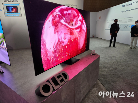 삼성 77형 OLED TV [사진=민혜정 기자]