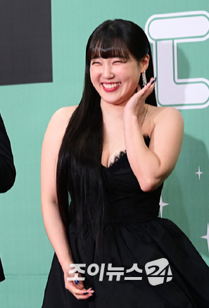 그룹 데이식스 영케이가 15일 오후 서울 여의도 KBS홀에서 열린 '2023 뮤직뱅크 글로벌 페스티벌' 레드카펫 포토월 행사에 참석하고 있다. [사진=정소희 기자]