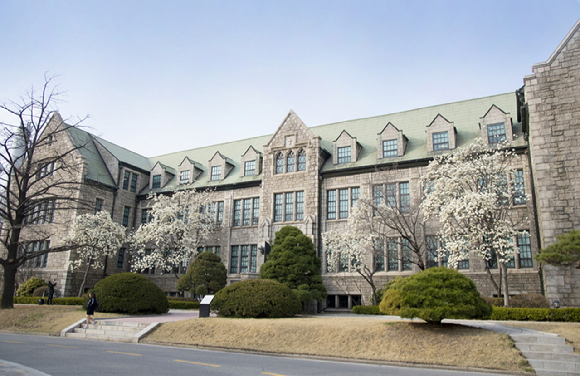 이화여대 본관. [사진=이화여대 제공]