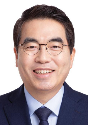 3일 제9회 전국동시지방선거 경북도지사 예비후보로 등록한 양기대 전 더불어민주당 의원 [사진=중앙선거관리위원회]