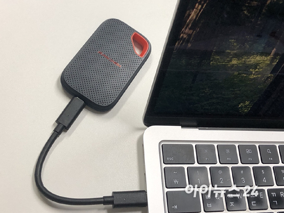 샌디스크 '익스트림 포터블 SSD' 2TB 제품 패키지. [사진=권서아 기자]