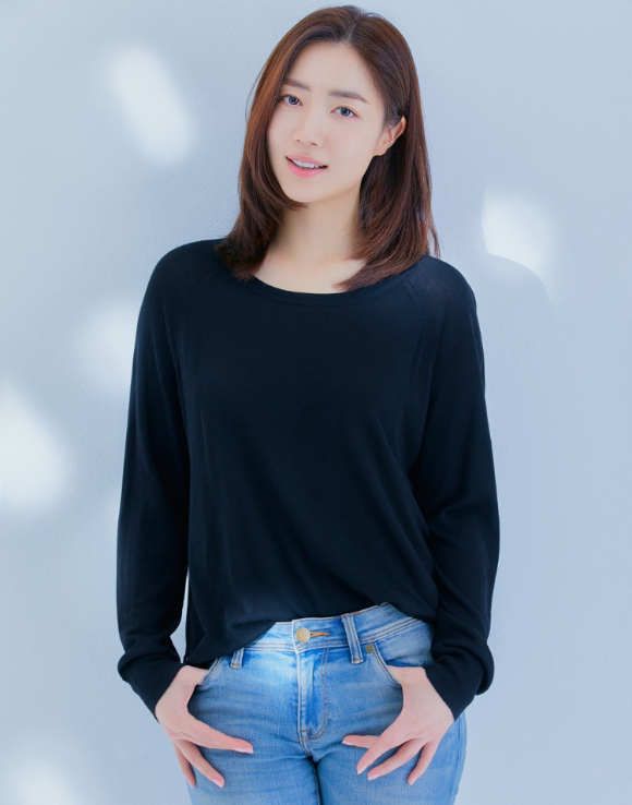 류화영 프로필. [사진=린브랜딩]