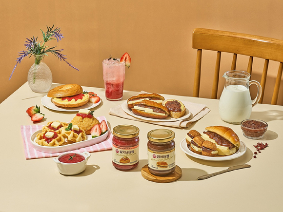 오뚜기가 버터쨈 신제품 2종 '딸기버터쨈'과 '앙버터쨈'을 출시했다. [사진=오뚜기]