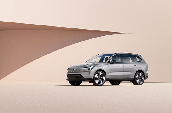 볼보자동차의 플래그십 전기 SUV 'EX90'. [사진=볼보자동차코리아]