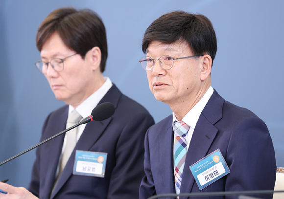 이병태 규제합리화위원회 부위원장이 15일 청와대에서 이재명 대통령 주재로 열린 규제합리화위원회 제1차 전체회의에서 발언하고 있다. 2026.4.15 [사진=연합뉴스]