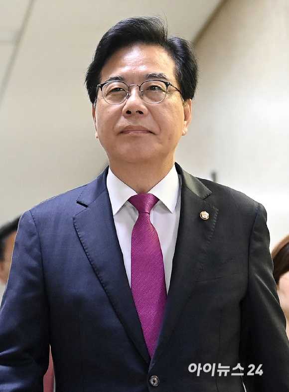 송언석 국민의힘 비상대책위원장 겸 원내대표가 7일 오전 서울 여의도 국회에서 열린 비상대책위원회의에 참석하고 있다. [사진=곽영래 기자]