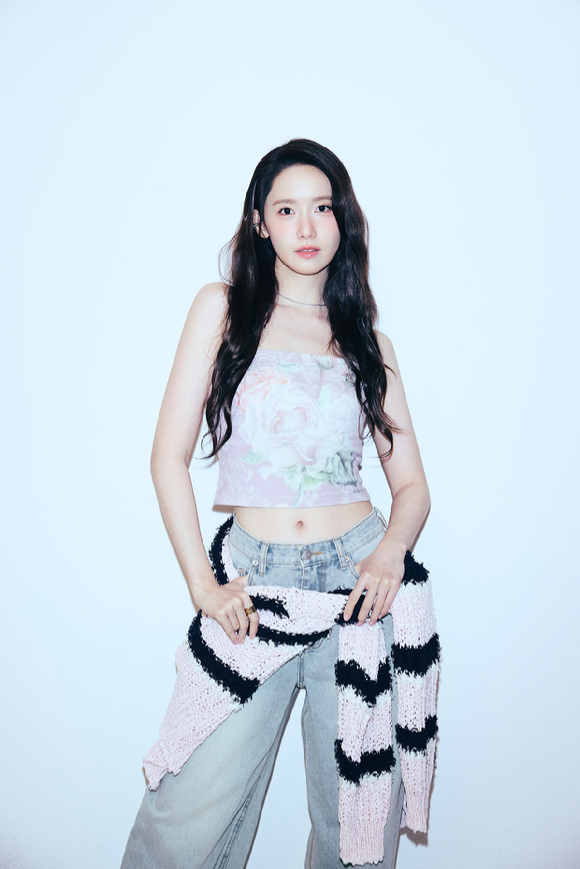 소녀시대 멤버이자 배우 임윤아가 영화 '악마가 이사왔다' 인터뷰에 앞서 포즈를 취하고 있다. [사진=SM엔터테인먼트]