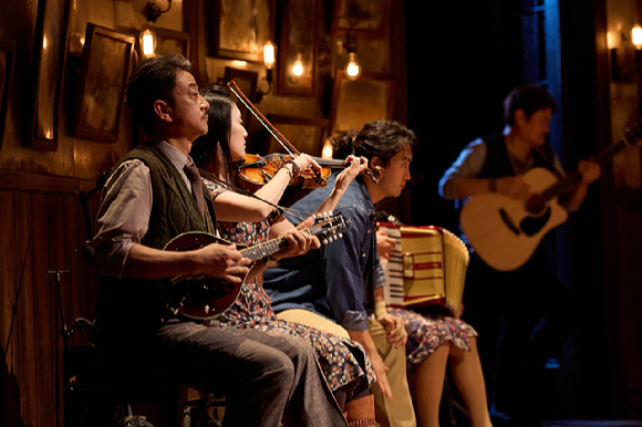 뮤지컬 '원스' [사진=신시컴퍼니 ]