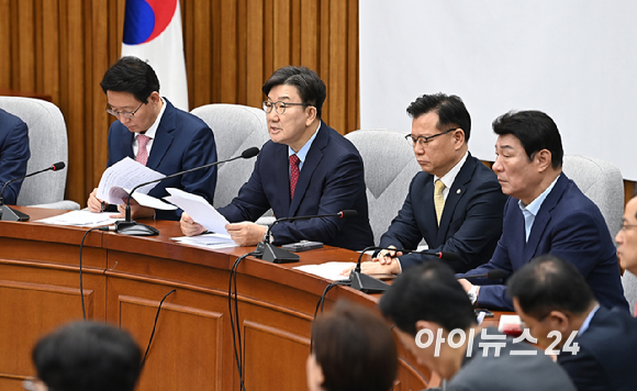 권성동 국민의힘 원내대표가 9일 오전 서울 여의도 국회에서 열린 원내대책회의에서 발언하고 있다. [사진=곽영래 기자]