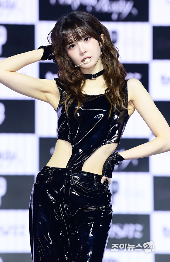 그룹 트리플에스(tripleS) 미소녀즈(msnz) neptune 코토네가 24일 오후 서울 용산구 블루스퀘어에서 열린 새 앨범 '비욘드 뷰티' 발매 기념 쇼케이스에서 포즈를 취하고 있다. [사진=정소희 기자]