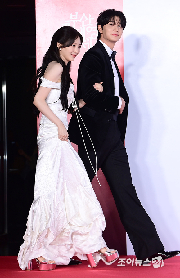 '최종면접' 배우 조이현이 6일 부산 해운대구 영화의전당에서 열린 제31회 부산국제영화제 개막식 레드카펫 행사에 참석하고 있다. [사진=정소희 기자]