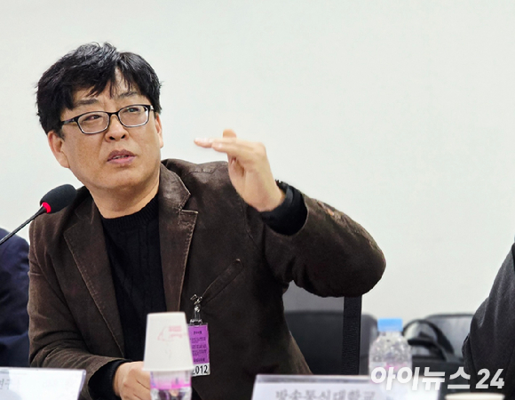 &quot;넷플릭스 활용하되 종속은 금물&quot;…&apos;국내 OTT 대안 체제&apos; 시급