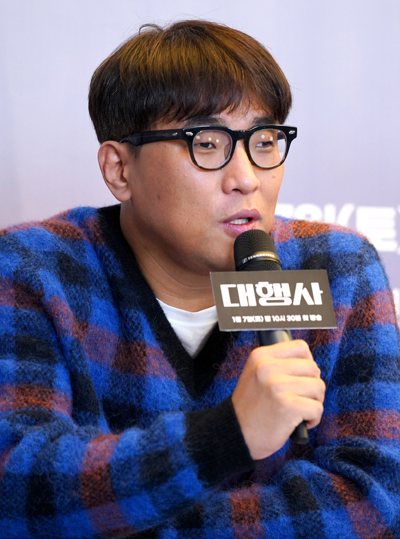 이창민 PD가 5일 온라인으로 진행된 JTBC 새 토일드라마 '대행사' 제작발표회에 참석해 소감을 말하고 있다. [사진=JTBC]