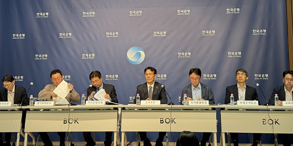 28일 오전 서울 중구 한국은행에서 열린 경제전망 설명회. [사진=임우섭 기자]