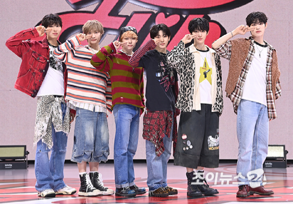 [포토] 킥플립, 세 번째 미니 앨범 &apos;My First Flip&apos;으로 돌아왔어요