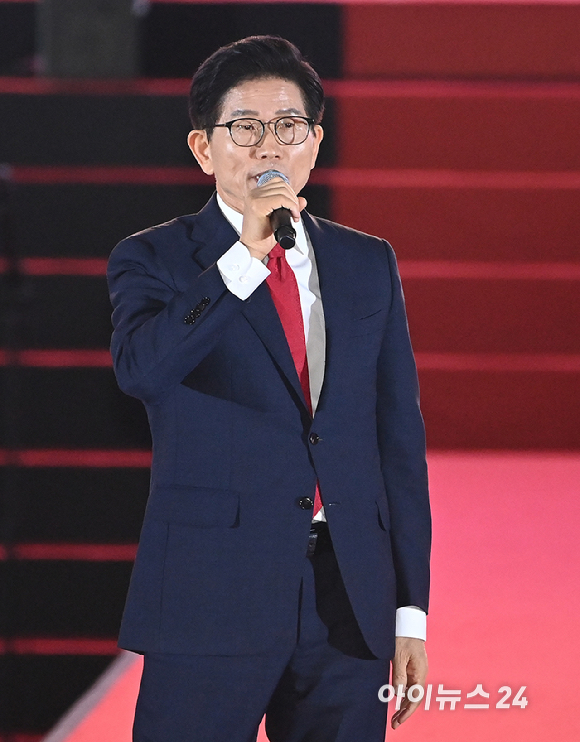 김문수 국민의힘 당 대표 후보가 22일 오후 청주 오스코에서 열린 제6차 전당대회에서 비전 발표를 하고 있다. [사진=곽영래 기자]