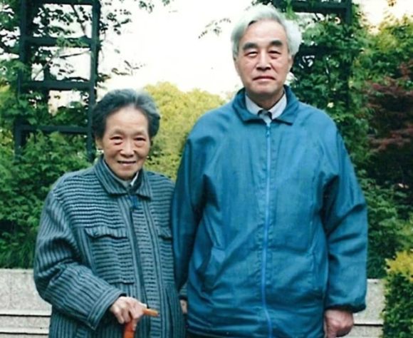 자녀가 없는 중국의 한 노부부가 평생 극도로 검소한 생활을 하면서도 선천성 심장병을 앓는 어린이 455명을 돕기 위해 500만위안(약 11억2000만원)을 기부한 사실이 뒤늦게 알려져 감동을 주고 있다. 사진은 본 기사 내용과 무관. [사진=Blonde Kimchi]
