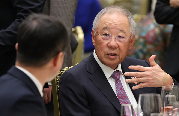 에마뉘엘 마크롱 프랑스 대통령이 3일 청와대에서 열린 이재명 대통령 주최 국빈 방한 환영 오찬에서 답사하고 있다. 2026.4.3 [사진=연합뉴스]