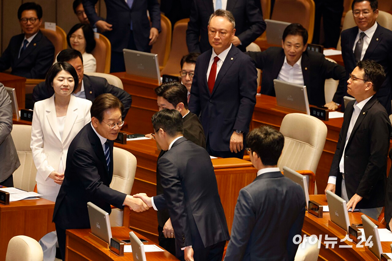 이재명 대통령이 26일 국회에서 열린 제426회국회(임시회) 제2차 본회의에서 2025년도 제2회 추가경정예산안에 대한 정부의 시정연설을 하고 있다. [사진=국회사진기자단]