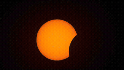 12일 스페인에서 달이 태양을 완전히 가리면서 마치 금반지를 연상케 한다. [사진=NASA]