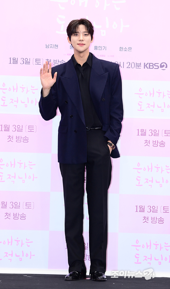 배우 문상민이 30일 오후 서울 마포구 스탠포드호텔에서 열린 KBS2 새 토일 미니시리즈 '은애하는 도적님아' 제작발표회에 참석하고 있다. [사진=정소희 기자]