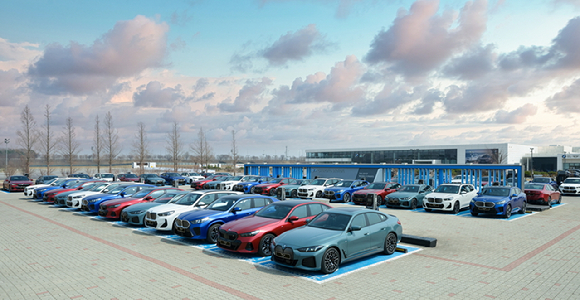 BMW 코리아는 국내 자동차업계 최초로 선보인 전기차 시승 멤버십 프로그램 'BMW BEV 멤버십'이 운영 1년 만에 누적 참여 고객 5000명을 돌파했다고 7일 밝혔다. [사진=BMW 코리아]