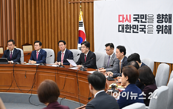 권성동 국민의힘 원내대표가 25일 오전 서울 여의도 국회에서 열린 원내대책회의에서 발언하고 있다. [사진=곽영래 기자]