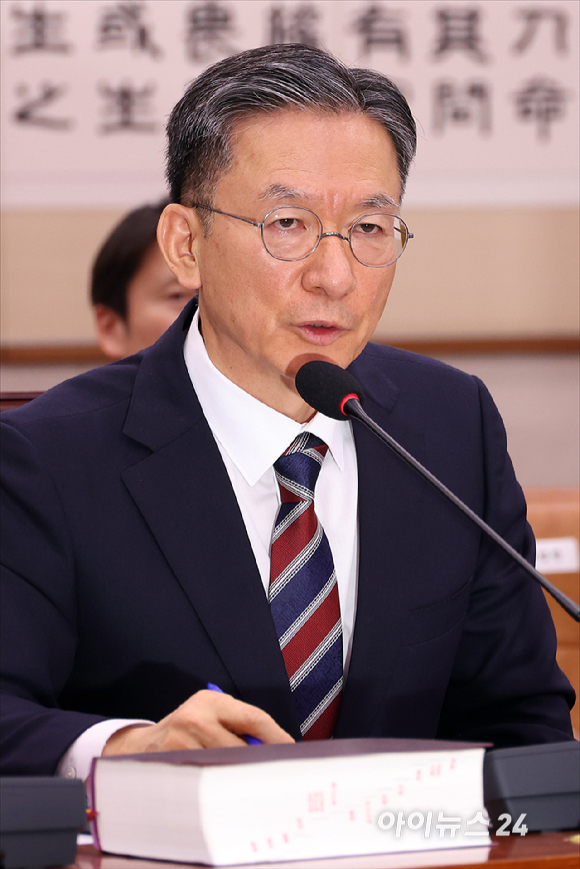 정성호 법무부 장관 후보자가 16일 서울 여의도 국회에서 열린 국회 법제사법위원회 정성호 법무부 장관 후보자 인사청문회에서 질의에 답변하고 있다. [사진=곽영래 기자]