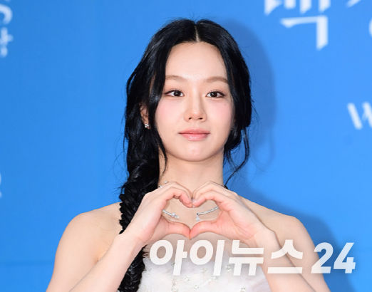 지난해 11월 배우 혜리(이혜리)가 서울 영등포구 여의도 KBS홀에서 진행된 제45회 청룡영화상 레드카펫에 참석하고 있다. [사진=정소희 기자]