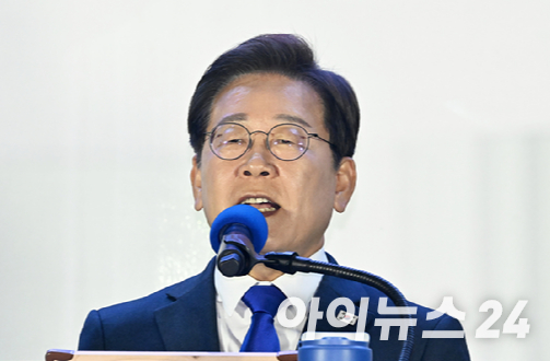 윤석열 대통령측 대리인단 김계리 변호사가 지난 2월 25일 서울 종로구 헌법재판소에서 열린 윤석열 대통령 탄핵심판 11차 변론에서 피청구인 변론을 하고 있다. [사진=헌법재판소]