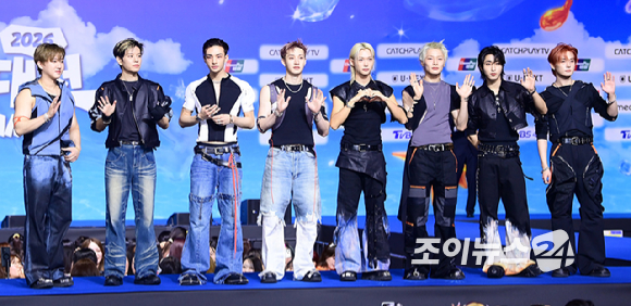 그룹 스트레이 키즈(Stray Kids)가 9일 오후 경기도 일산 킨텍스에서 열린 2026 SBS 가요대전 Summer 블루카펫 행사에 참석하고 있다. [사진=정소희 기자]