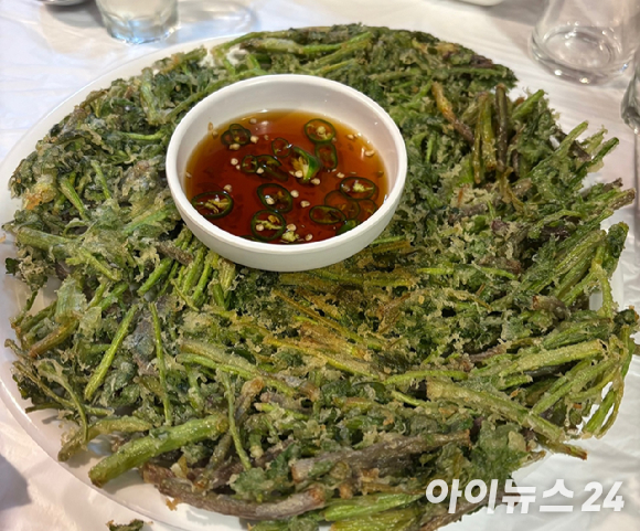 미나리가 몸속 독소를 배출하고 간과 피부, 뇌, 장 건강에 도움을 주는 식품이라는 전문가 설명이 공개됐다. 사진은 본 기사 내용과 무관. [사진=lamuscle]
