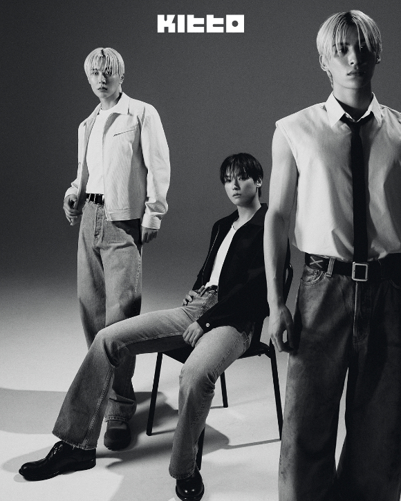 그룹 SF9(에스에프나인) 인성, 재윤, 유태양이 화보 촬영에서 포즈를 취하고 있다. [사진=Kitto]