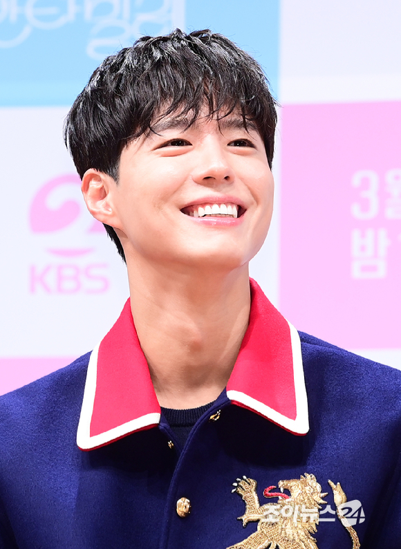 배우 박보검이 11일 오후 서울 영등포구 여의도 KBS아트홀에서 진행된 KBS 음악프로그램 '더 시즌즈 - 박보검의 칸타빌레' 제작발표회에 참석하고 있다. [사진=정소희 기자]