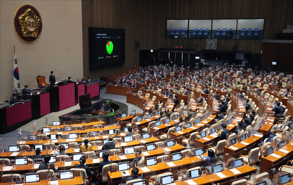 지난 20일 오후 서울 여의도 국회 본회의장에서 제397회국회(임시회) 제3차 본회의가 열리고 있다. (공동취재사진) [사진=뉴시스]