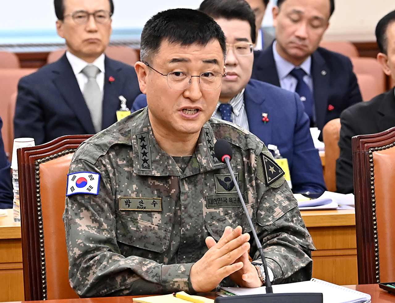 계엄사령관을 맡았던 박안수 육군참모총장이 2024년 12월 5일 서울 여의도 국회에서 열린 국방위원회 전체회의에서 발언하고 있다. [사진=곽영래 기자]