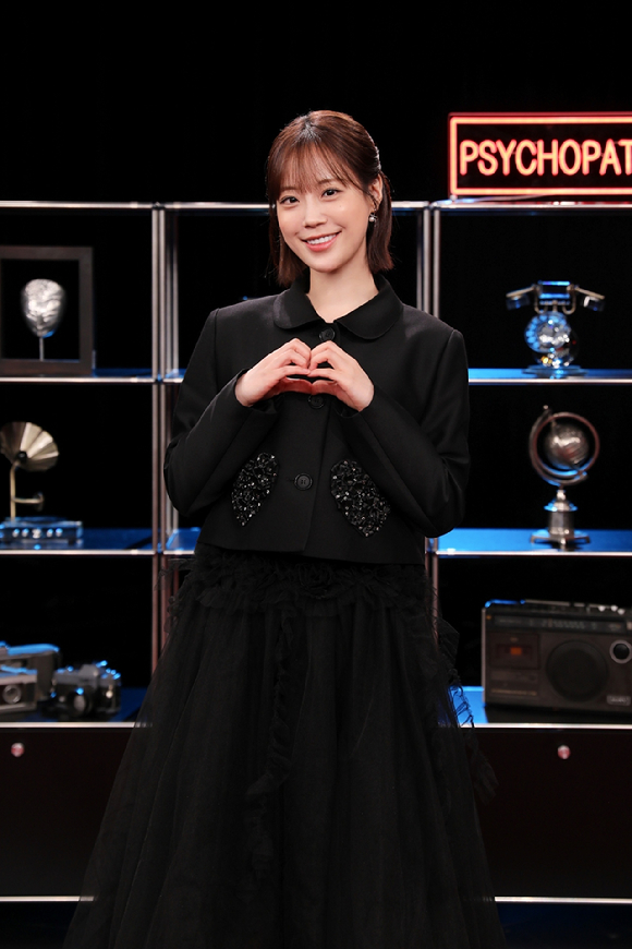 카라 허영지가 10일 온라인으로 진행된 MBN-SBS Plus '내가 만난 사이코패스' 제작발표회에서 포토타임을 갖고 있다. [사진=MBN, SBS Plus]