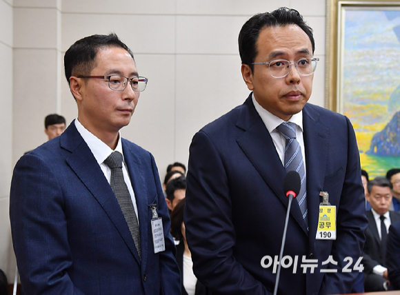 김명규 쿠팡이츠 대표와 김범석 우아한형제들 대표가 14일 서울 여의도 국회에서 열린 공정거래위원회, 개인정보보호위원회 등에 대한 정무위원회 국정감사에 출석하고 있다. [사진=곽영래 기자]