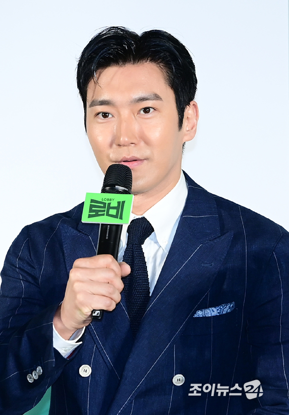배우 최시원이 4일 오전 서울 광진구 자양동 롯데시네마 건대입구점에서 열린 영화 '로비'(감독 하정우) 제작보고회에 참석하고 있다. [사진=정소희 기자]