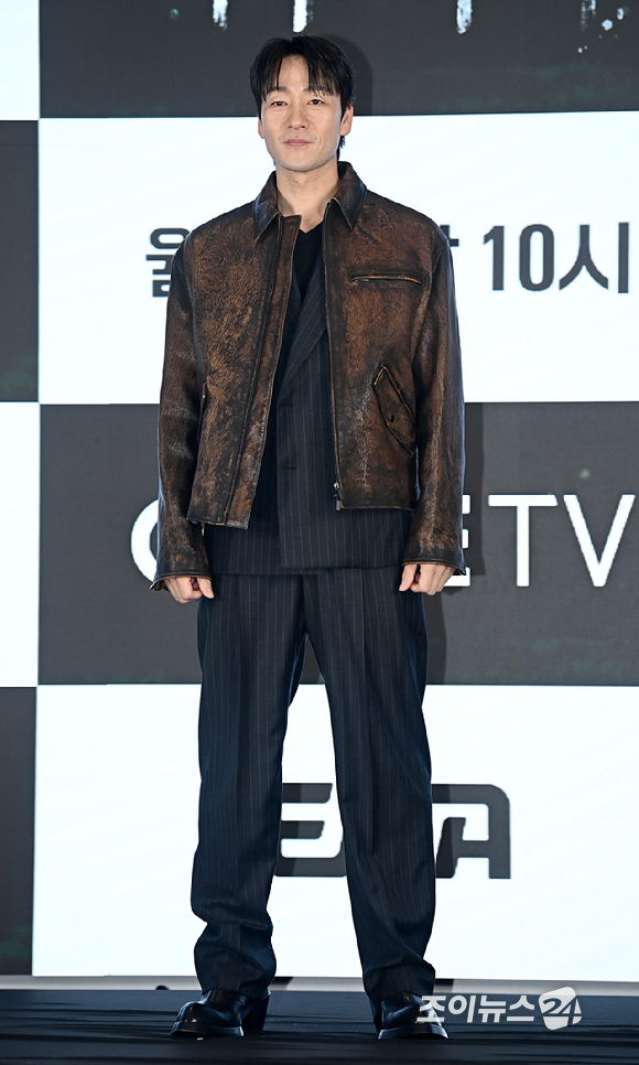 배우 박해수가 13일 서울 구로구 더 세인트에서 열린 ENA 새 월화 '허수아비' 제작발표회에서 포토타임을 갖고 있다. [사진=곽영래 기자]