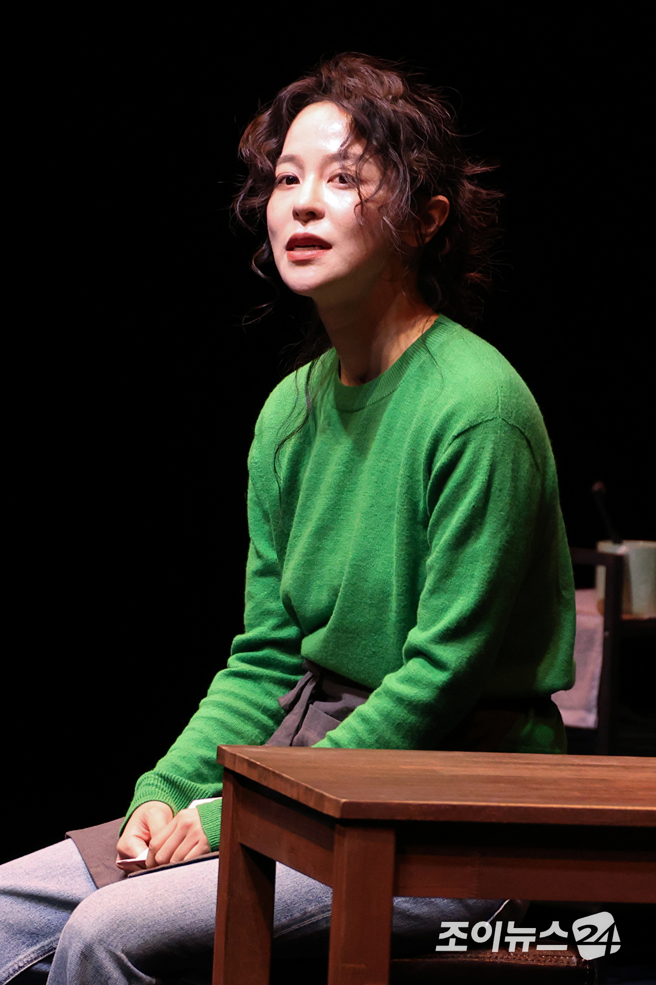 배우 김주연이 23일 오후 서울 종로구 연지동 두산아트센터 연강홀에서 진행된 연극 '플리백' 프레스콜에 참석해 열연을 펼치고 있다. [사진=문수지 기자]