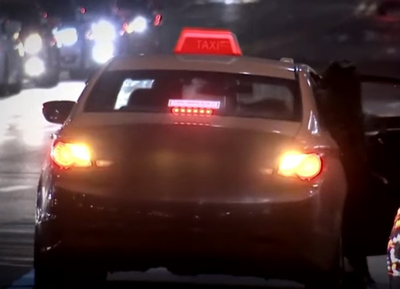 비상상황을 뜻하는 빨간색 택시 갓등 [사진=YTN 뉴스 캡쳐]